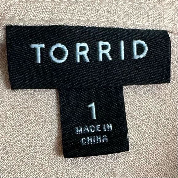 Torrid Linen Drop Shoulder Button-Front Shirt Pale Blush - Picture 10 of 11